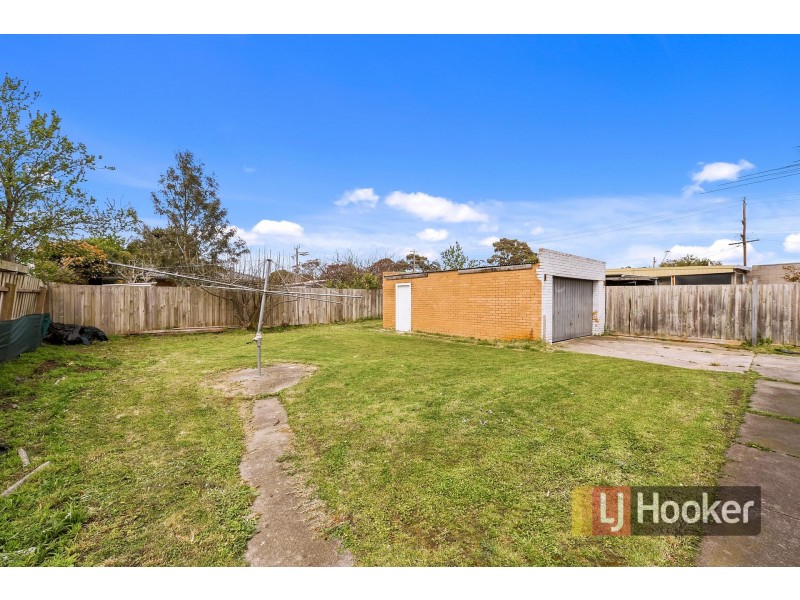 2 Vanessa Drive, Hampton Park VIC 3976