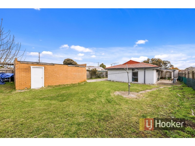 2 Vanessa Drive, Hampton Park VIC 3976