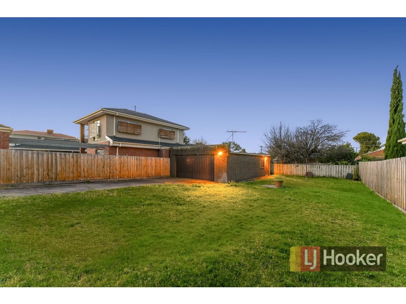 11 Hayden Road, Clayton South VIC 3169
