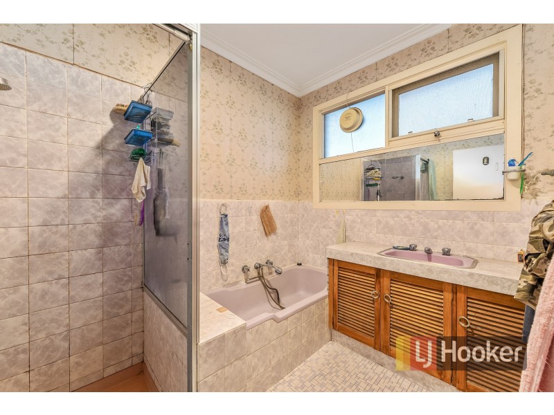 11 Hayden Road, Clayton South VIC 3169