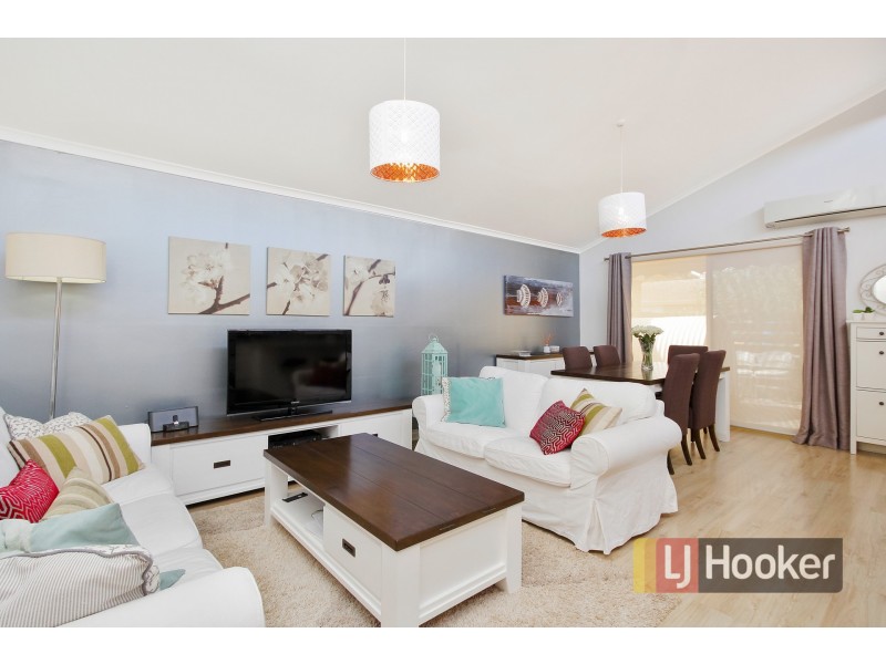 Unit 21/22 Somerville Road, Hampton Park VIC 3976