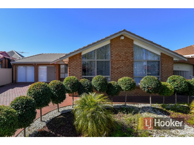20 Paringa Boulevard, Meadow Heights VIC 3048
