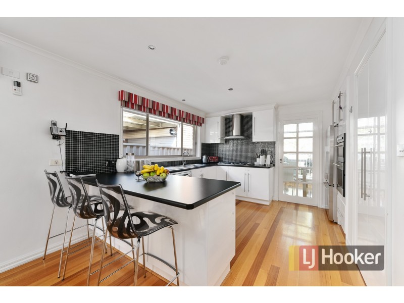 20 Paringa Boulevard, Meadow Heights VIC 3048