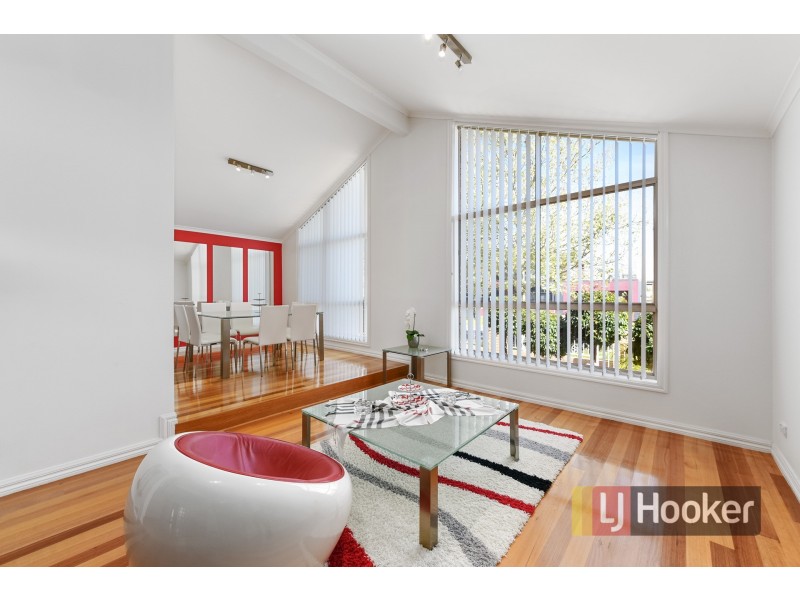 20 Paringa Boulevard, Meadow Heights VIC 3048