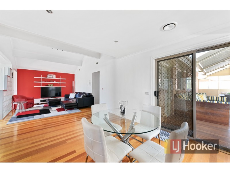 20 Paringa Boulevard, Meadow Heights VIC 3048