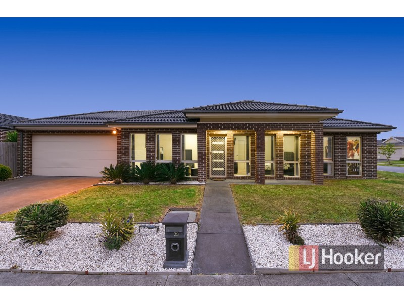 33 Aylmer Road, Lynbrook VIC 3975