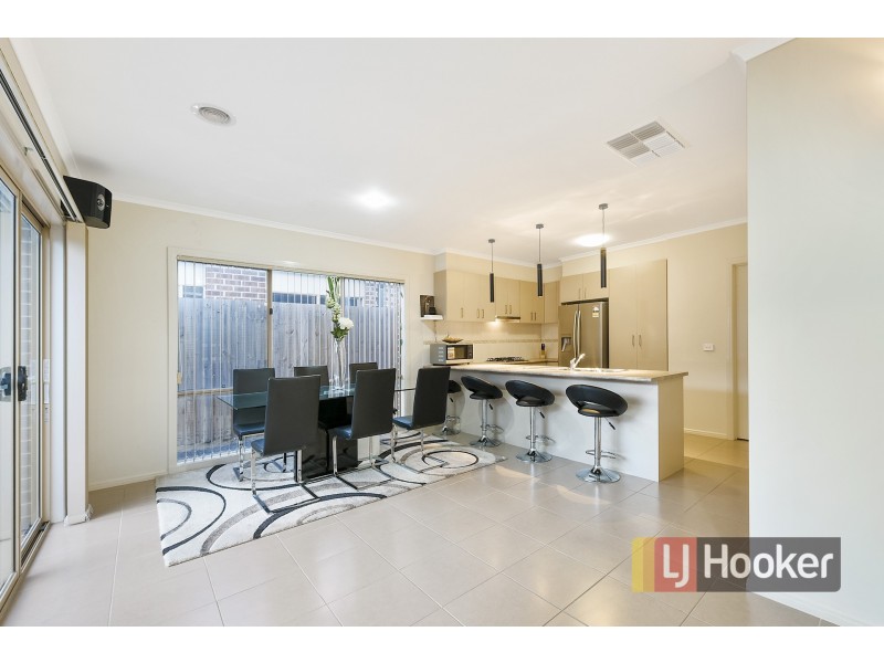 33 Aylmer Road, Lynbrook VIC 3975