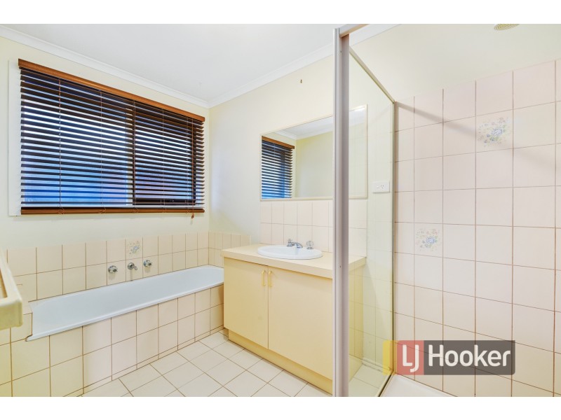 5 Pembroke Court, Berwick VIC 3806