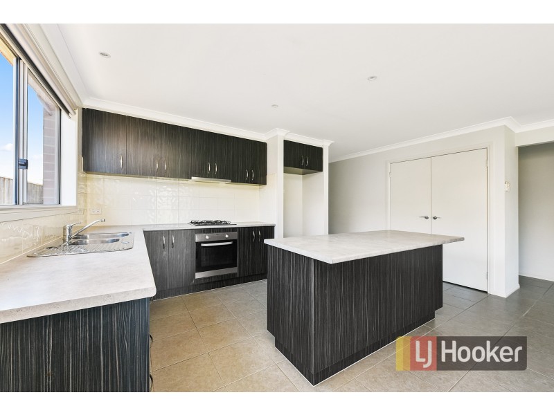 9 Wesson Way, Cranbourne East VIC 3977