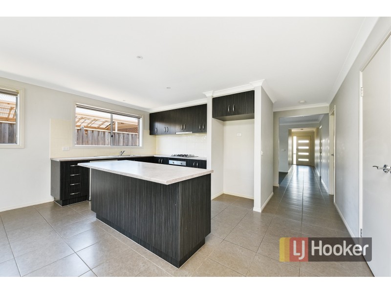 9 Wesson Way, Cranbourne East VIC 3977