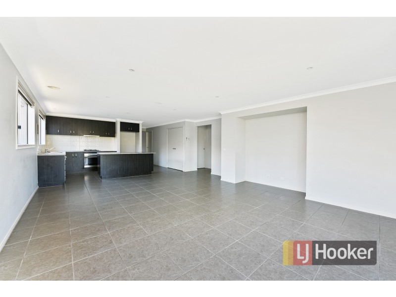 9 Wesson Way, Cranbourne East VIC 3977