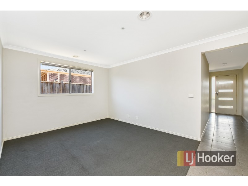 9 Wesson Way, Cranbourne East VIC 3977
