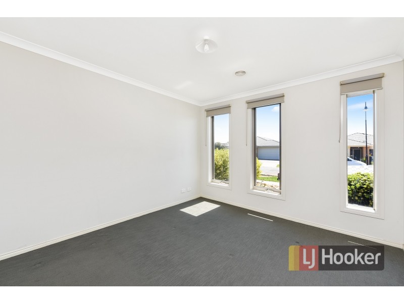 9 Wesson Way, Cranbourne East VIC 3977