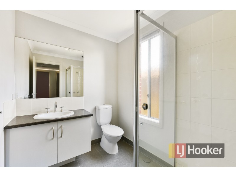 9 Wesson Way, Cranbourne East VIC 3977