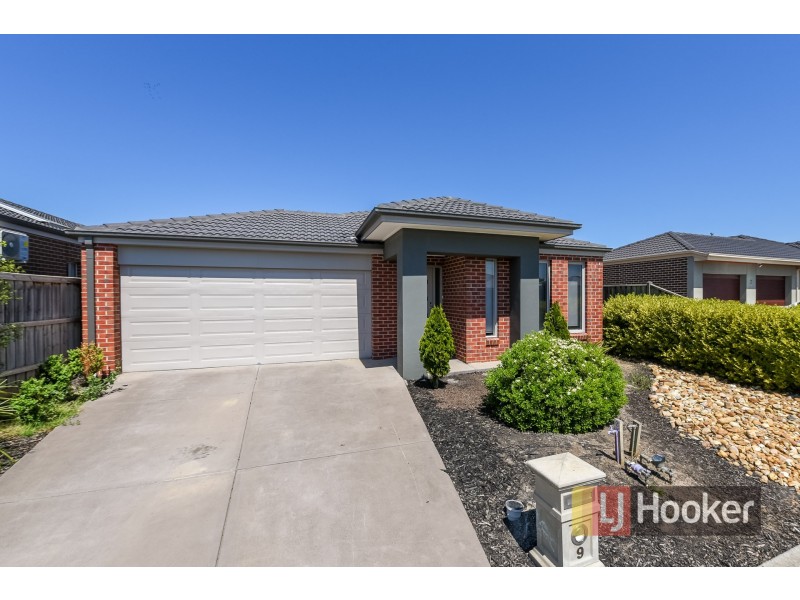 9 Wesson Way, Cranbourne East VIC 3977