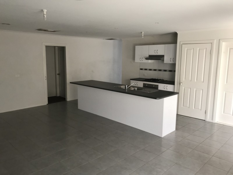 22 Flametree Circuit, Cranbourne VIC 3977