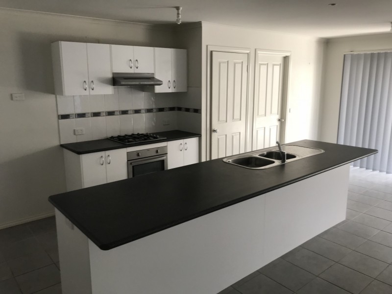 22 Flametree Circuit, Cranbourne VIC 3977