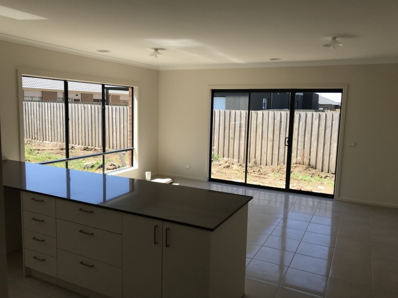 225B Fiorelli Boulevard, Cranbourne East VIC 3977