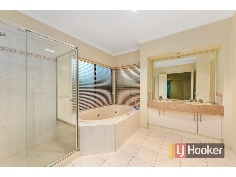 26 Hartsmere Drive, Berwick VIC 3806