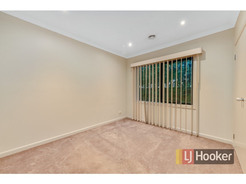 26 Hartsmere Drive, Berwick VIC 3806