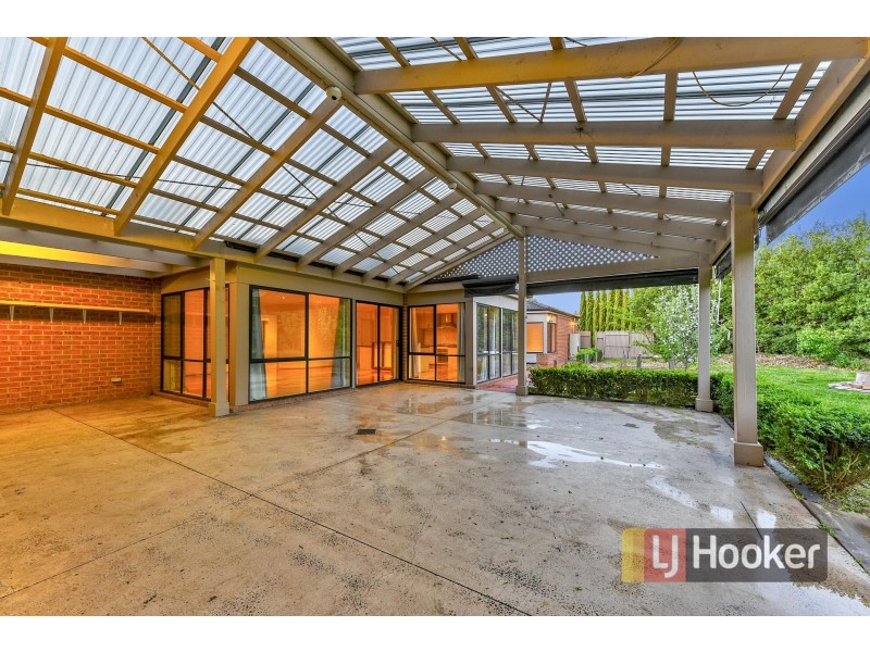 26 Hartsmere Drive, Berwick VIC 3806