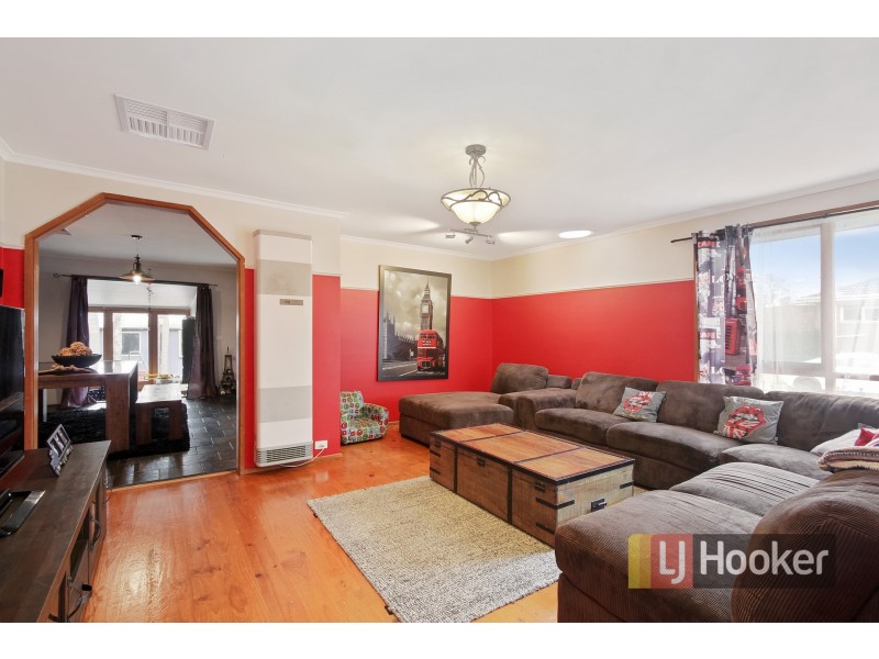 13 Cairns Road, Hampton Park VIC 3976
