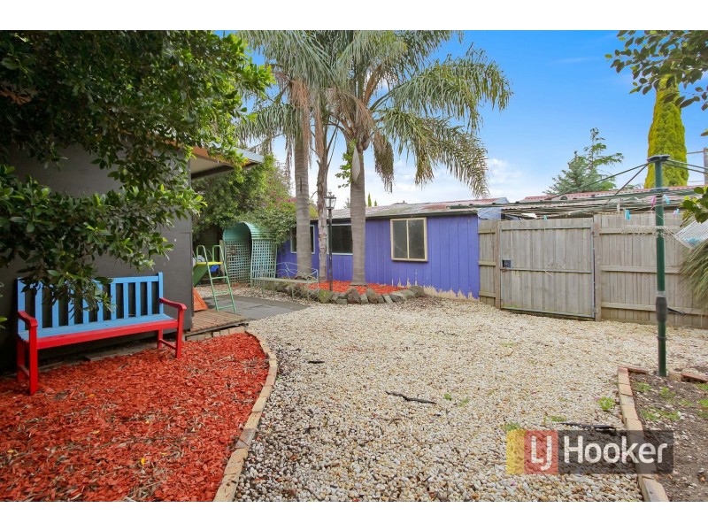 13 Cairns Road, Hampton Park VIC 3976