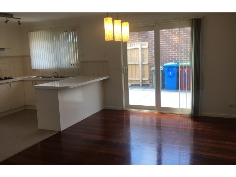 5 Dianna Court, Hampton Park VIC 3976