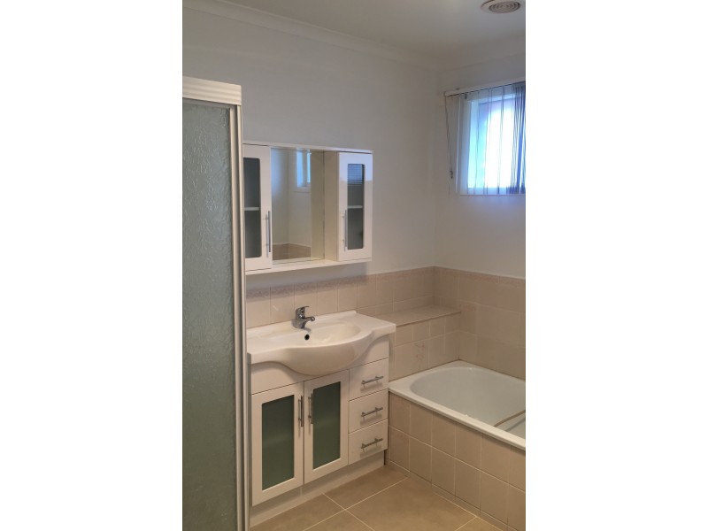 5 Dianna Court, Hampton Park VIC 3976