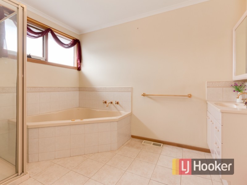 3 Beckington Crescent, Hampton Park VIC 3976