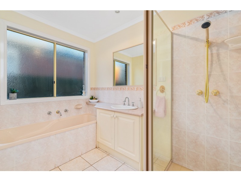 4 Chauncy Way, Lynbrook VIC 3975