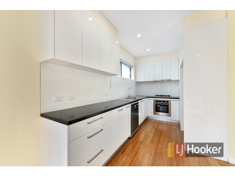 Unit 2./16 Oban Close, Endeavour Hills VIC 3802