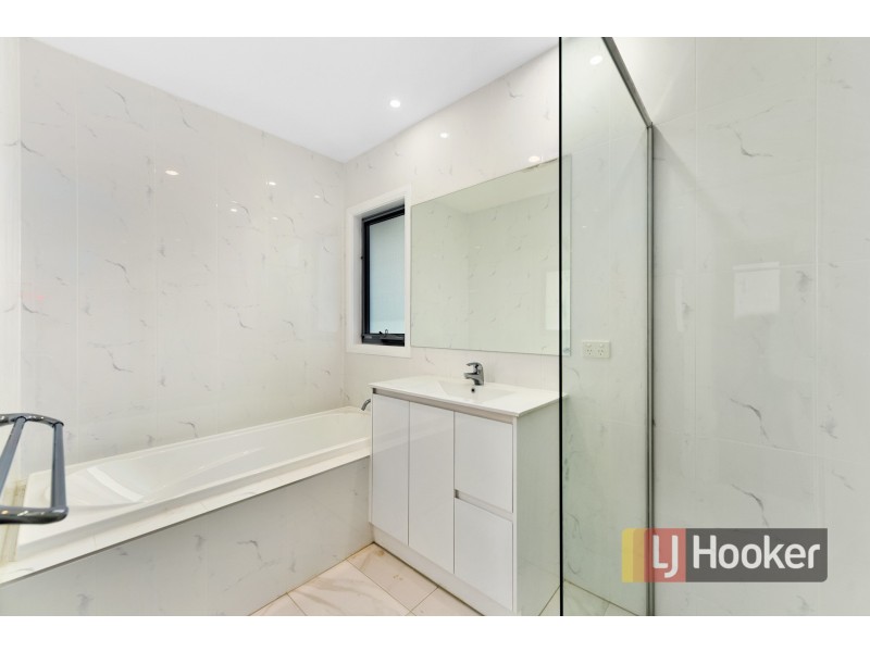 Unit 2./16 Oban Close, Endeavour Hills VIC 3802