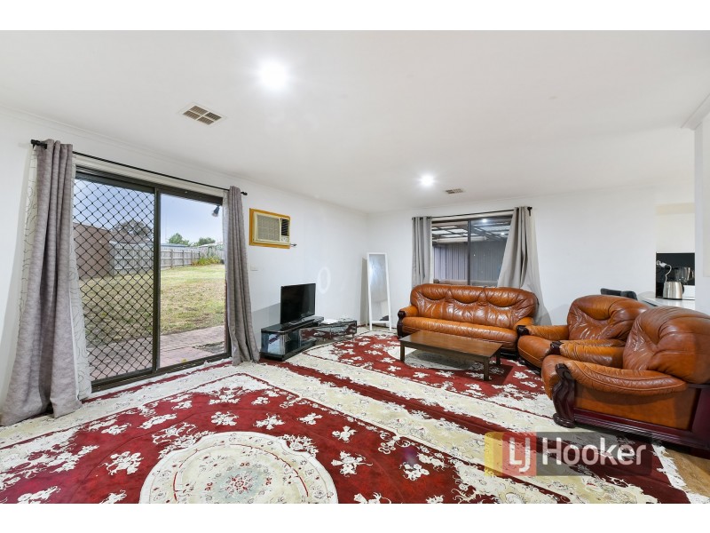14 Wynette Close, Hampton Park VIC 3976
