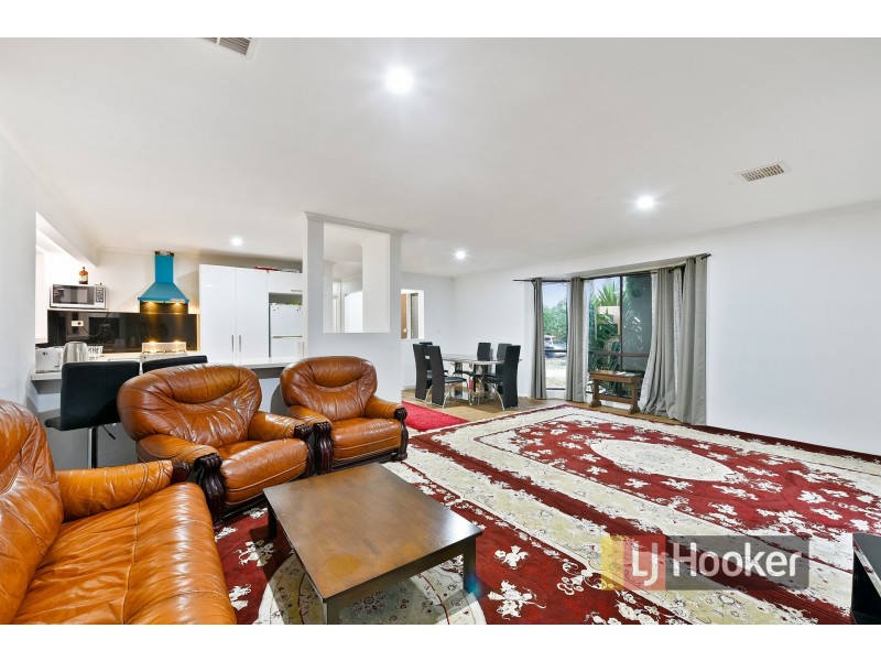 14 Wynette Close, Hampton Park VIC 3976