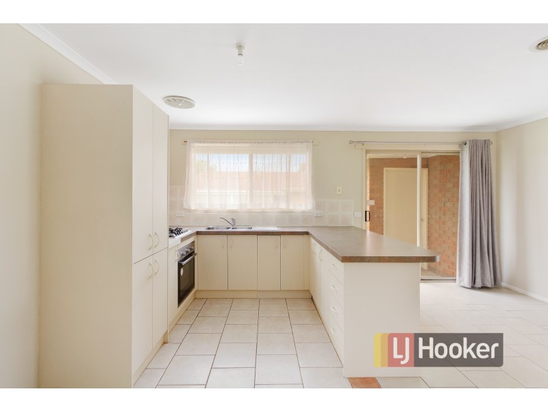 12 Montrose Way, Cranbourne West VIC 3977