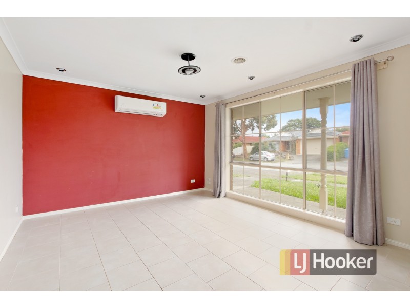 12 Montrose Way, Cranbourne West VIC 3977