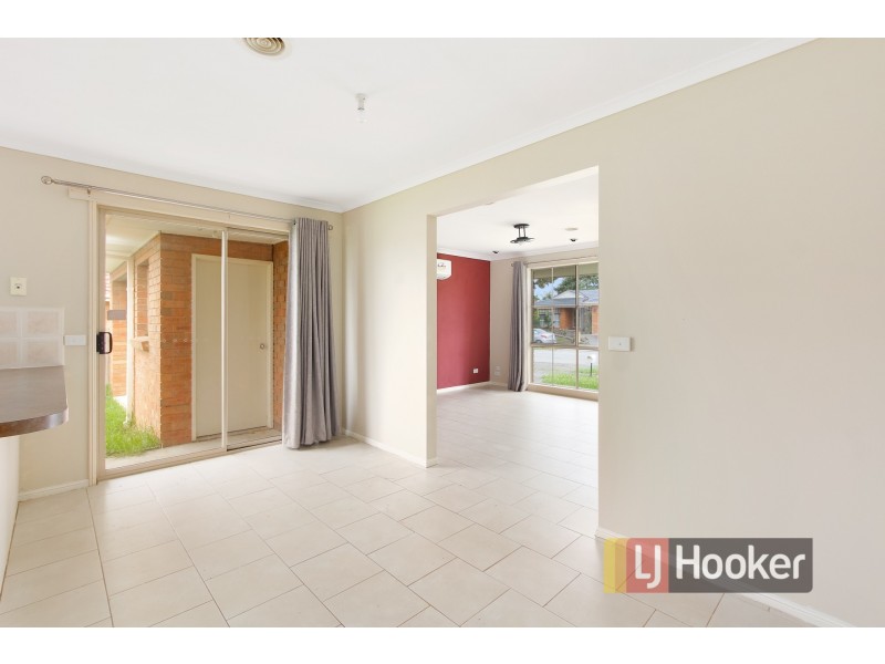 12 Montrose Way, Cranbourne West VIC 3977