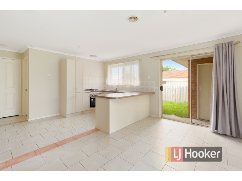 12 Montrose Way, Cranbourne West VIC 3977