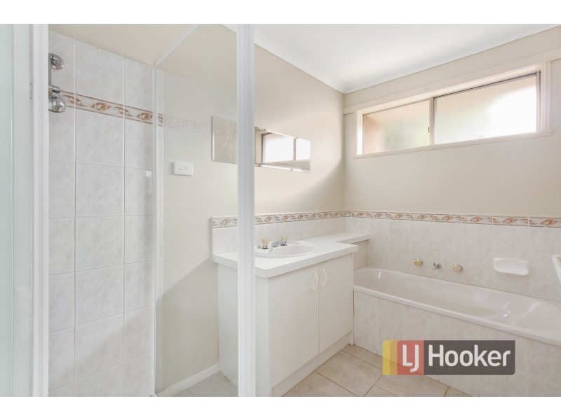 12 Montrose Way, Cranbourne West VIC 3977