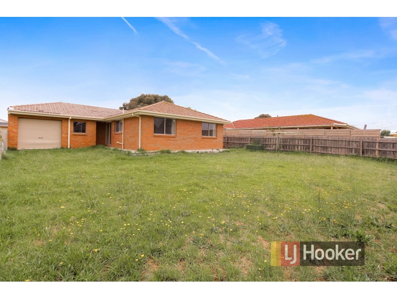12 Montrose Way, Cranbourne West VIC 3977
