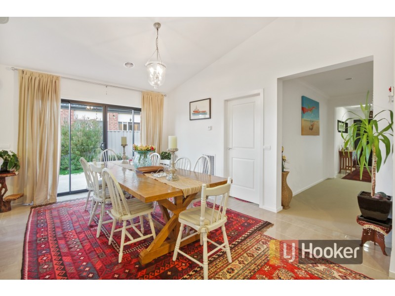 55 Villella Drive, Pakenham VIC 3810