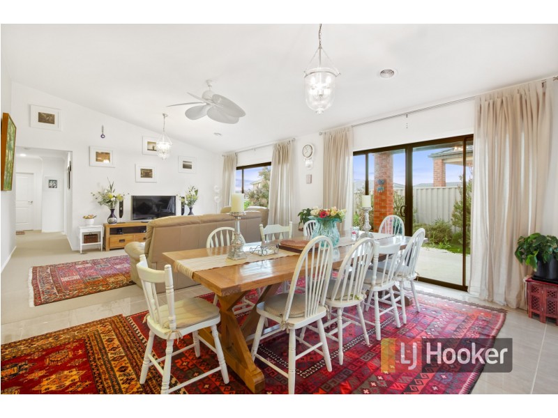 55 Villella Drive, Pakenham VIC 3810