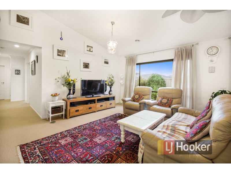 55 Villella Drive, Pakenham VIC 3810