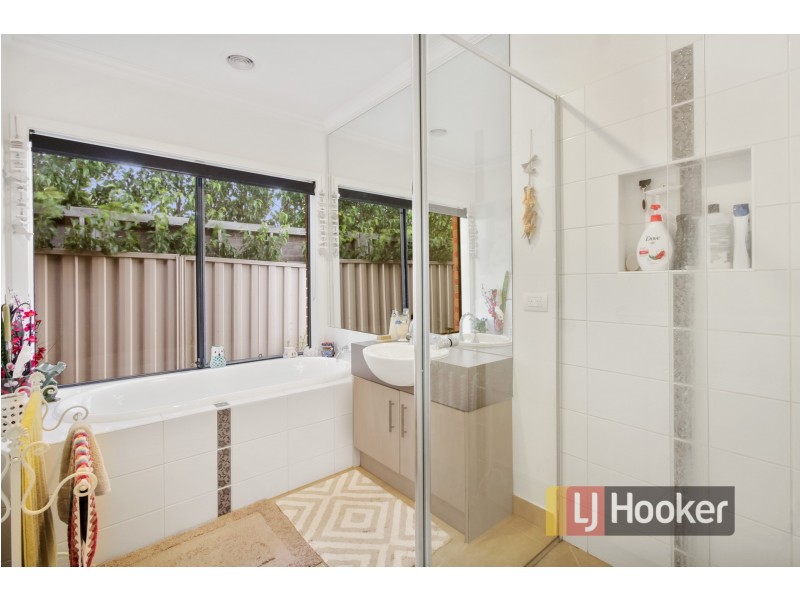 55 Villella Drive, Pakenham VIC 3810