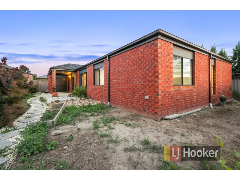 55 Villella Drive, Pakenham VIC 3810