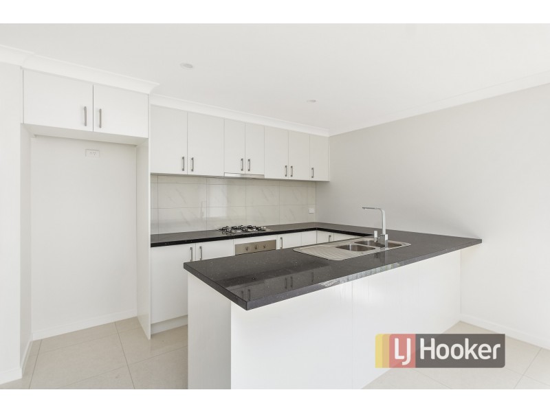 4/7 Bride Avenue, Hampton Park VIC 3976