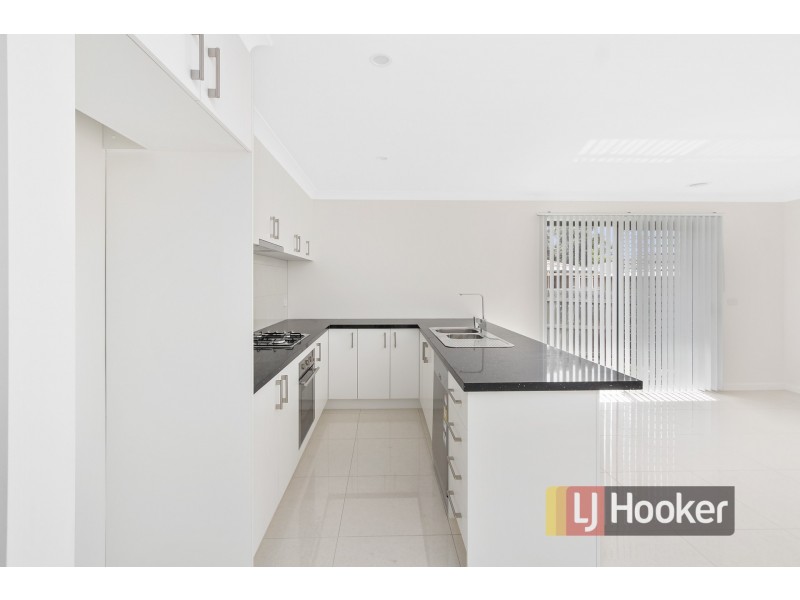 4/7 Bride Avenue, Hampton Park VIC 3976