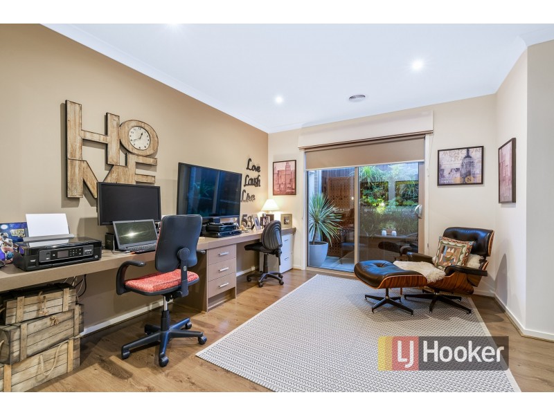 7 Lipizzan Way, Clyde North VIC 3978