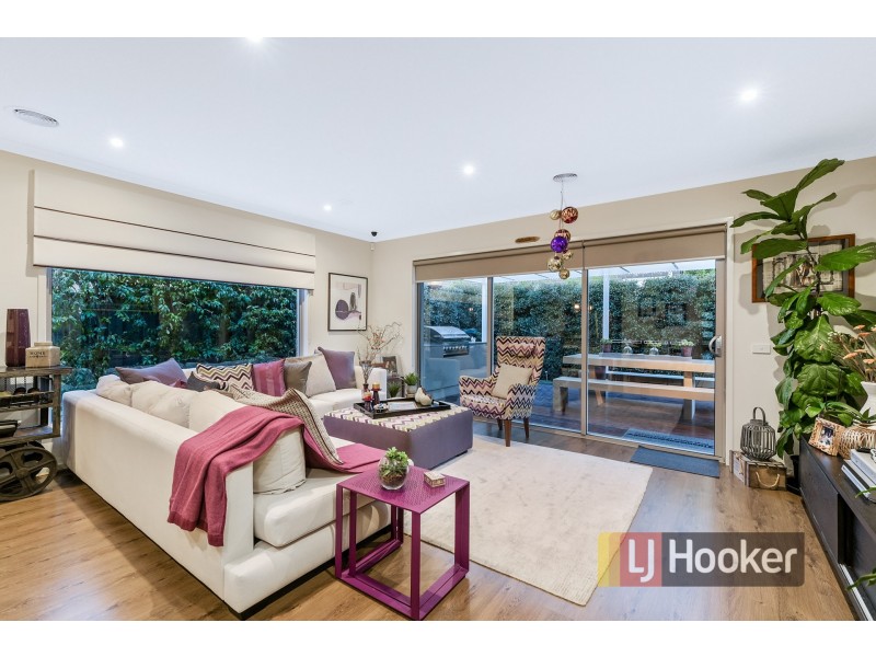 7 Lipizzan Way, Clyde North VIC 3978